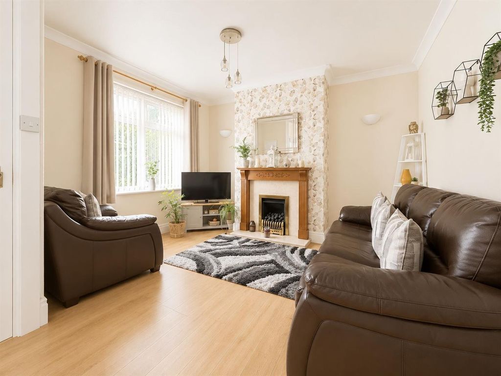 Property photo 1 of 11 5