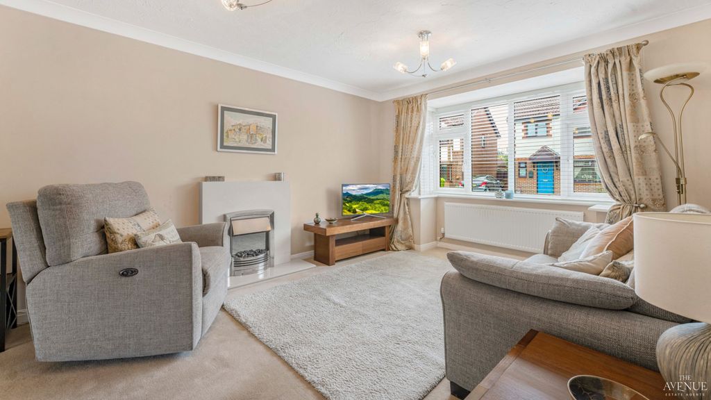 Property photo 2 of 20 5211135