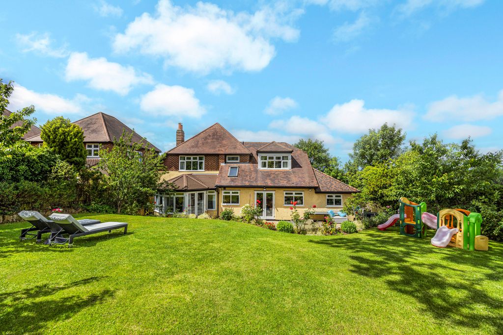 Property photo 2 of 36