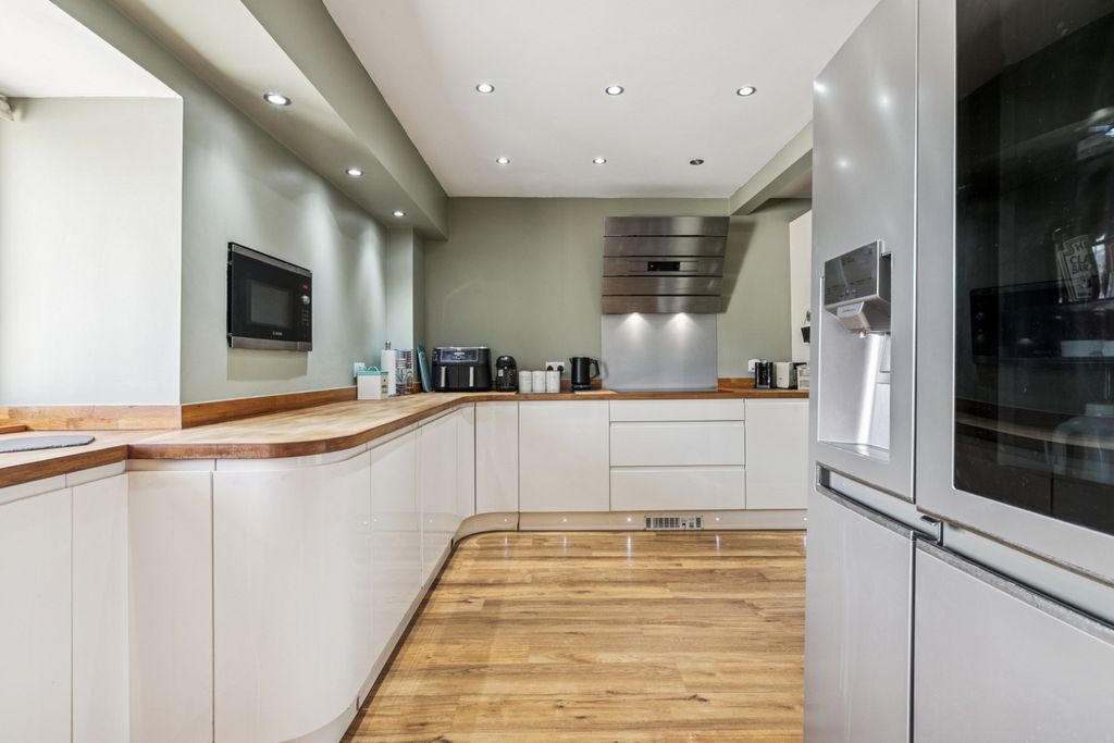Property photo 3 of 22 5480124