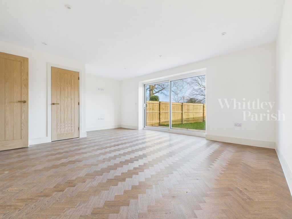 Property photo 3 of 34 Cam04332G0-Pr0593-Still005