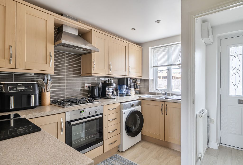 Property photo 2 of 16 Kitchen