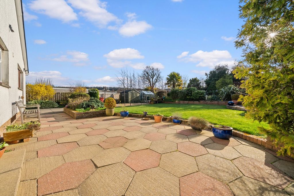 Property photo 3 of 29