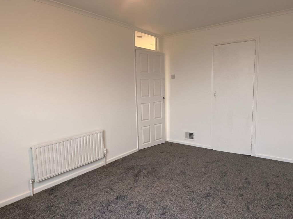 Property photo 2 of 8 Gallery