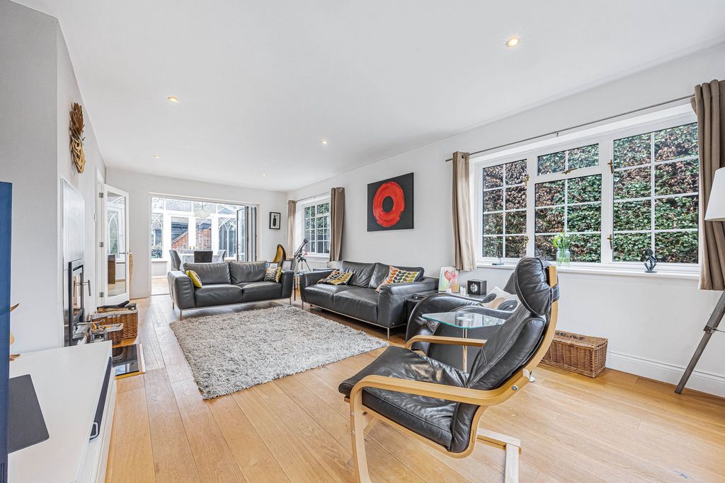 Property photo 3 of 20