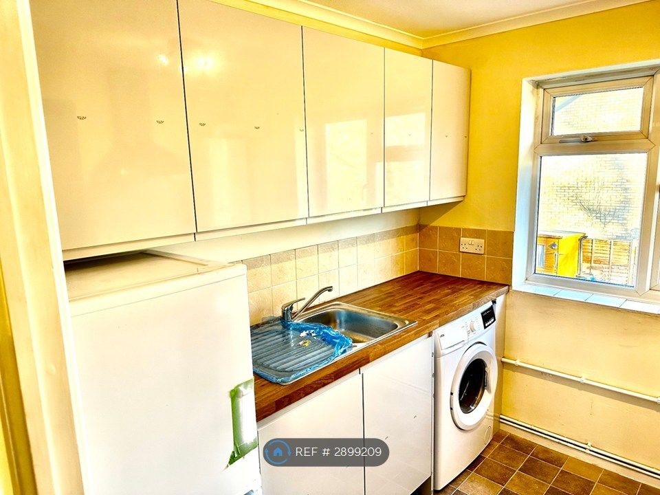 Property photo 3 of 3 Kitchen 2