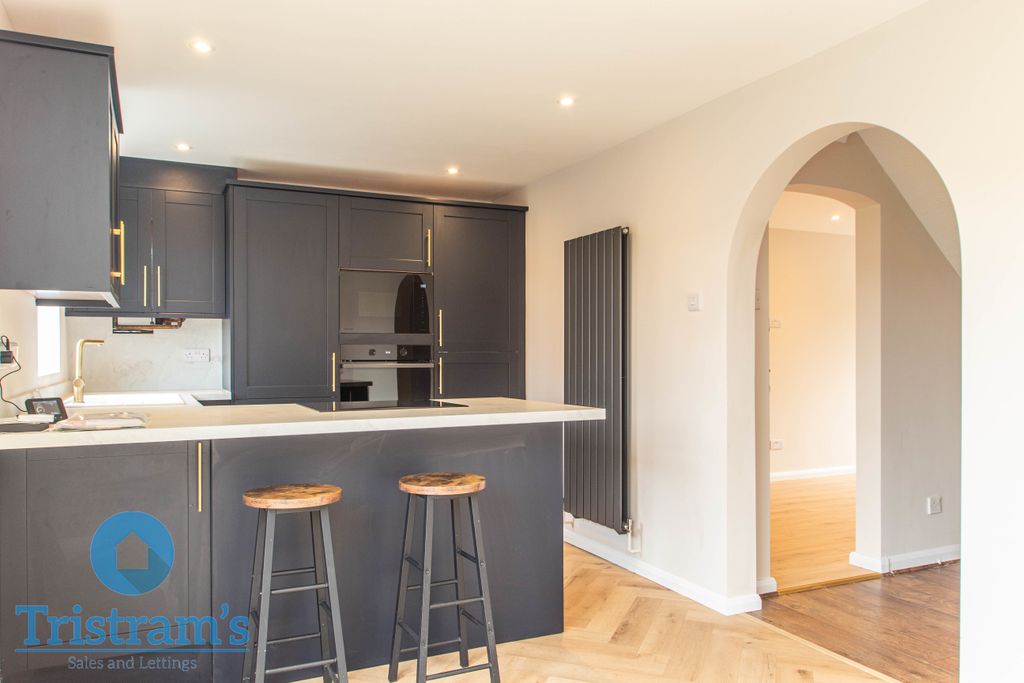 Property photo 2 of 29