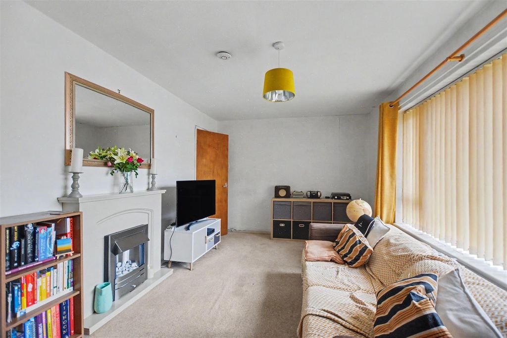 Property photo 3 of 14 Lounge_2.Jpeg