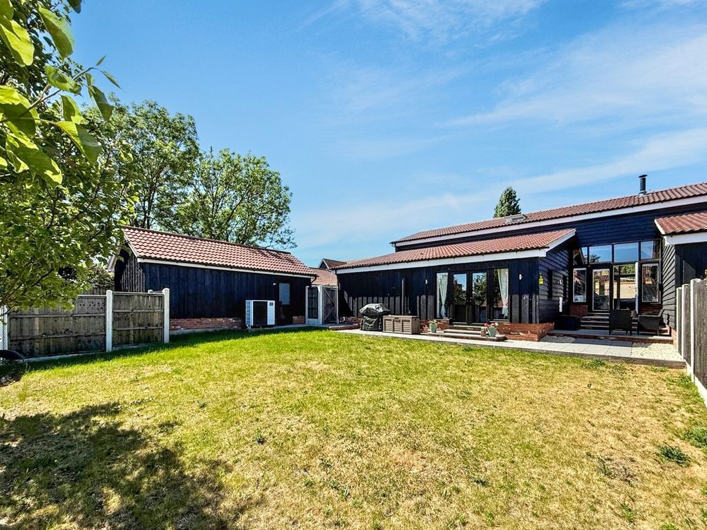 Property photo 1 of 26