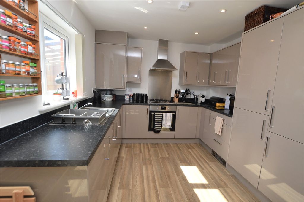 Property photo 3 of 13 Kitchen