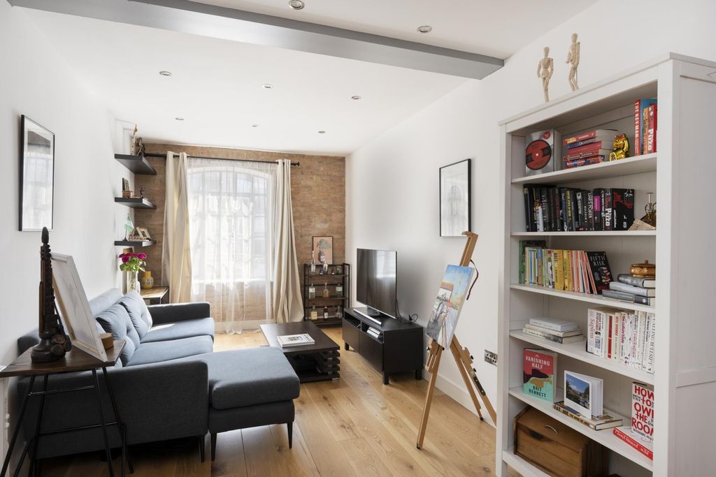 Property photo 1 of 8