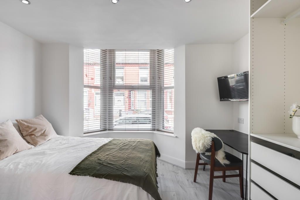 Property photo 1 of 13 Bright And Spacious Master Bedroom With Large Wind...