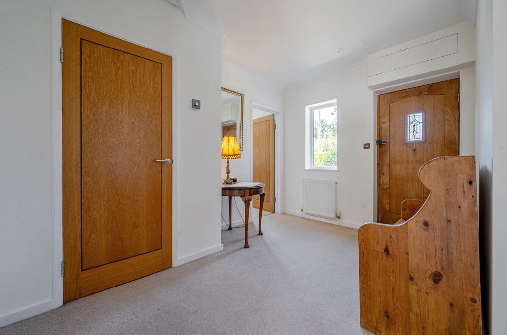 Property photo 2 of 16 1318140-2-687A320...