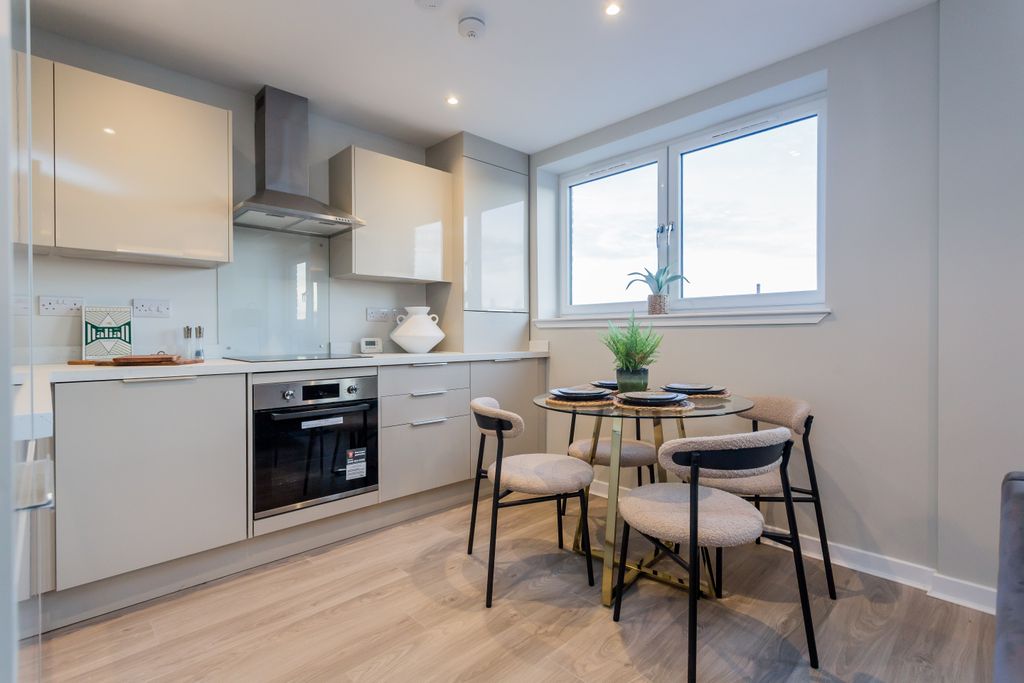 Property photo 3 of 13 Property Image 4