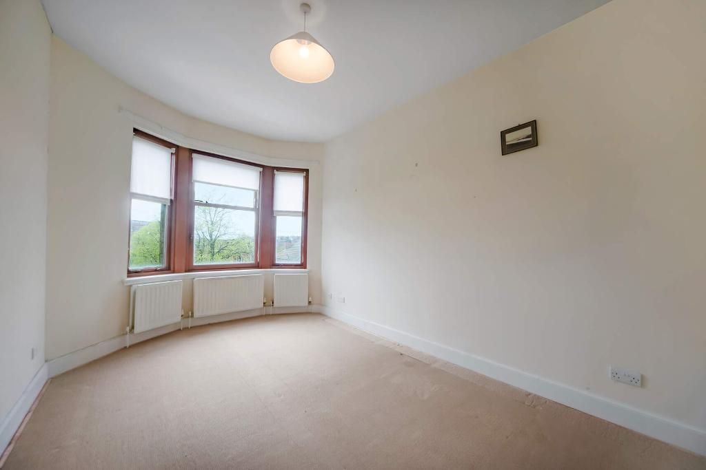 Property photo 2 of 17 Living Room