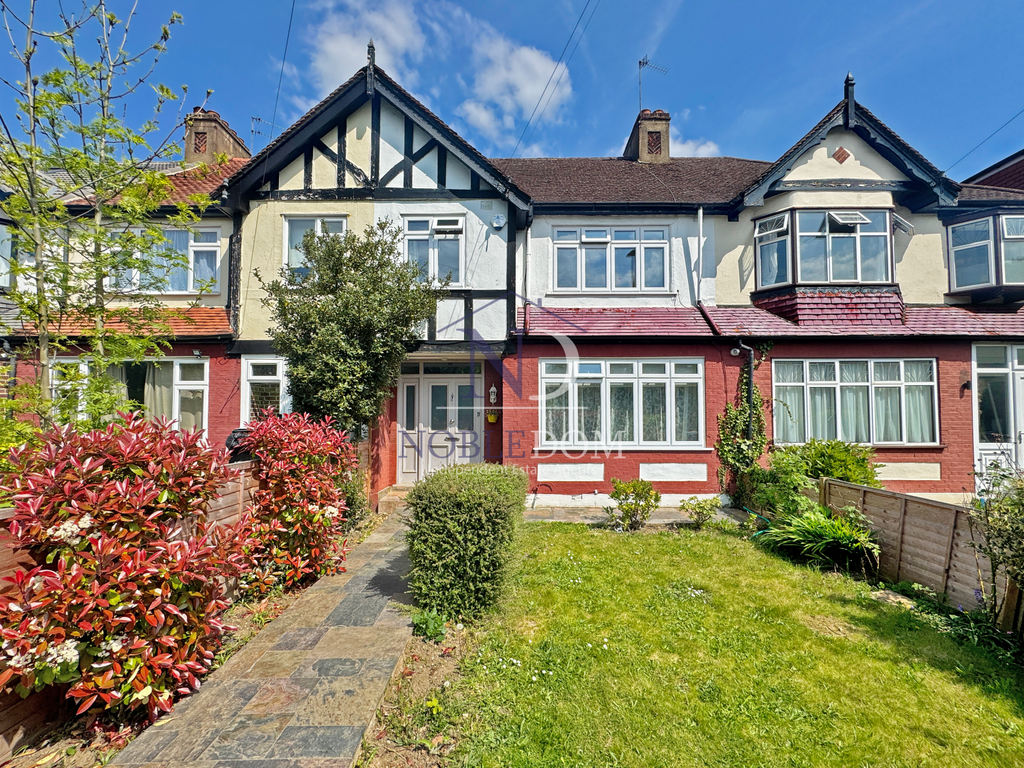 Property photo 1 of 17 4 Bedroom 2 Bathroom Terraced House In Isleworth