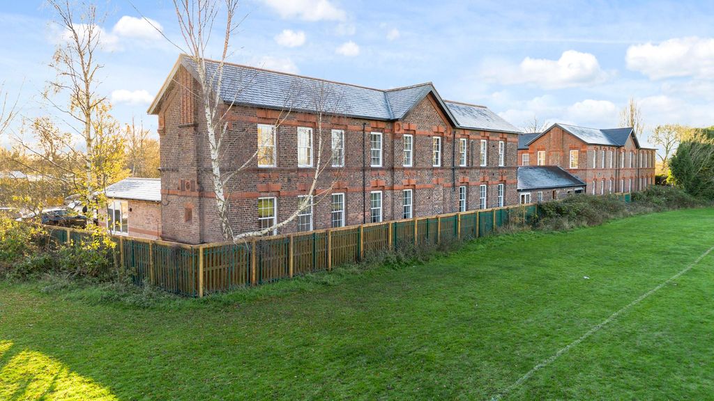 Property photo 1 of 21