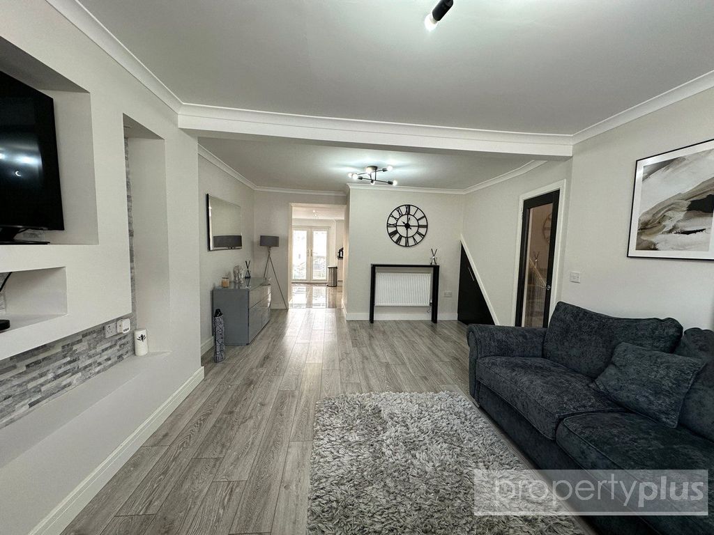 Property photo 3 of 15 Picture No. 04