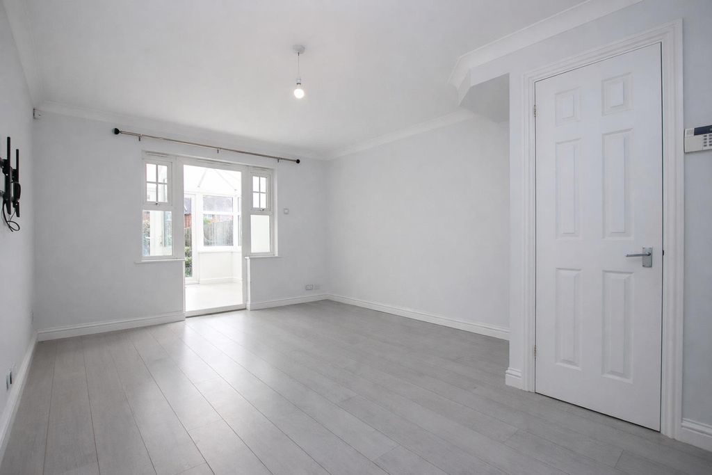 Property photo 3 of 10 Af11d1Ab-9566-49E8-83ce-38c78d6E4d44.Png