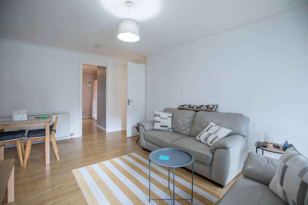 Property photo 2 of 20