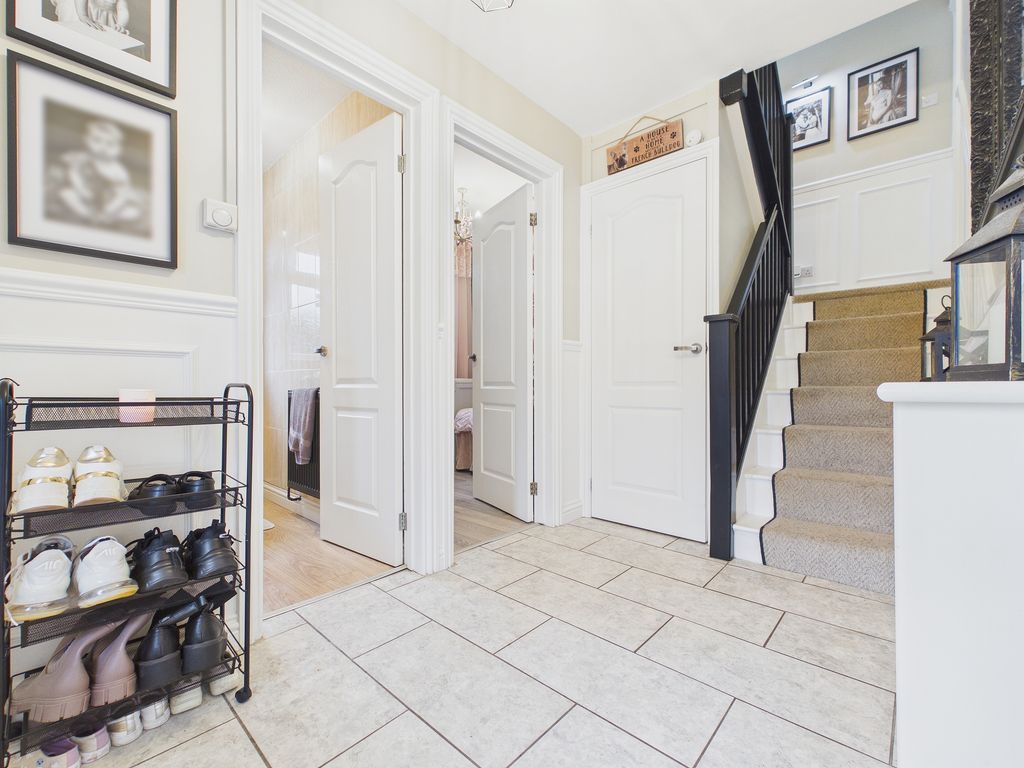 Property photo 2 of 27