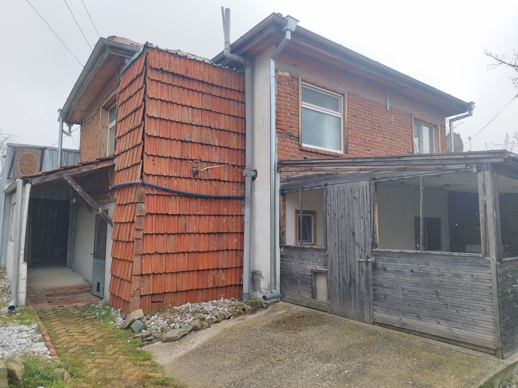Property photo 1 of 6