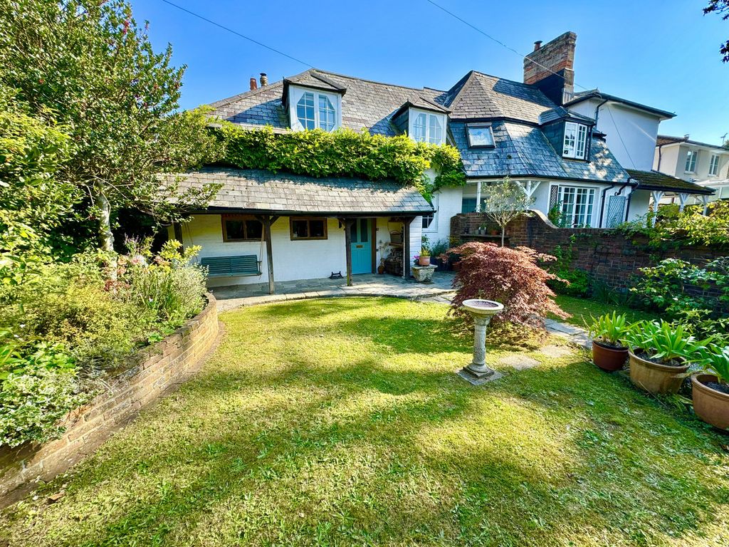 Property photo 1 of 18