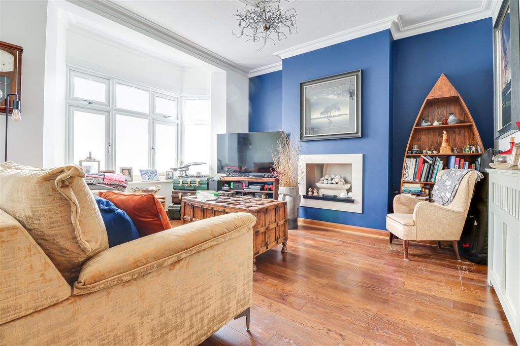 Property photo 3 of 21