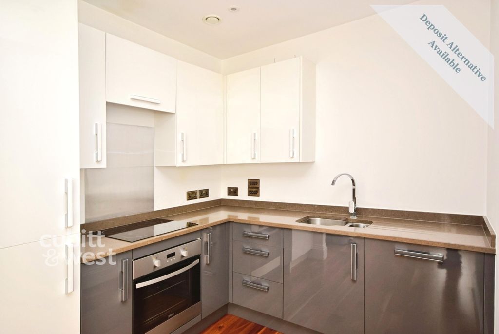 Property photo 3 of 8 Kitchen