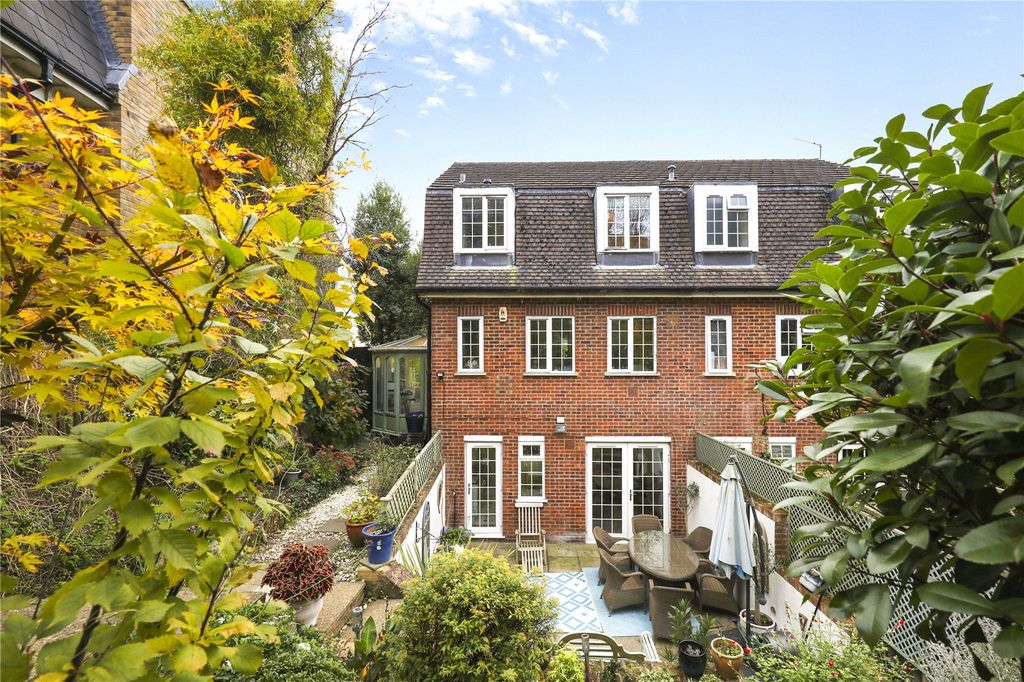 Property photo 2 of 18 Picture No. 01