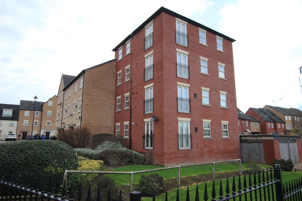 Property photo 1 of 14 Apartment Block