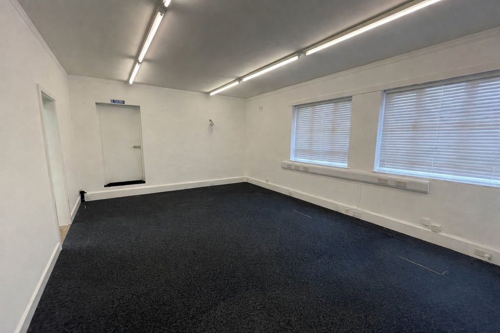 Property photo 2 of 8 Photo 2