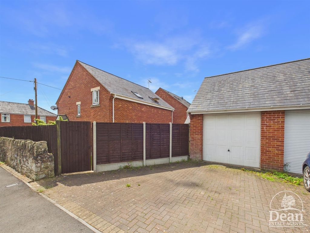 Property photo 3 of 16