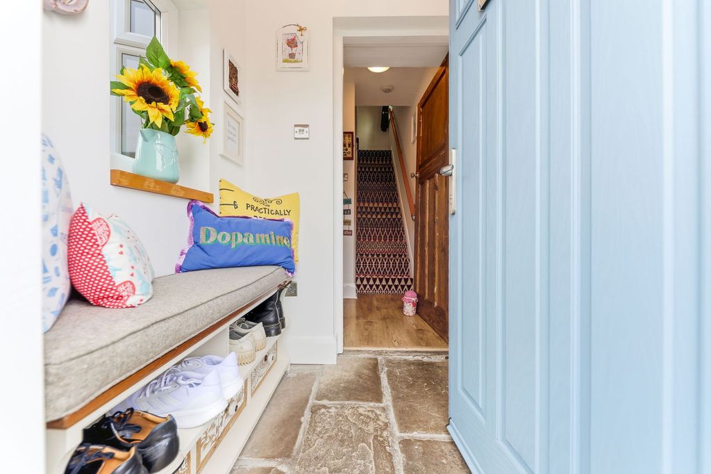 Property photo 3 of 18