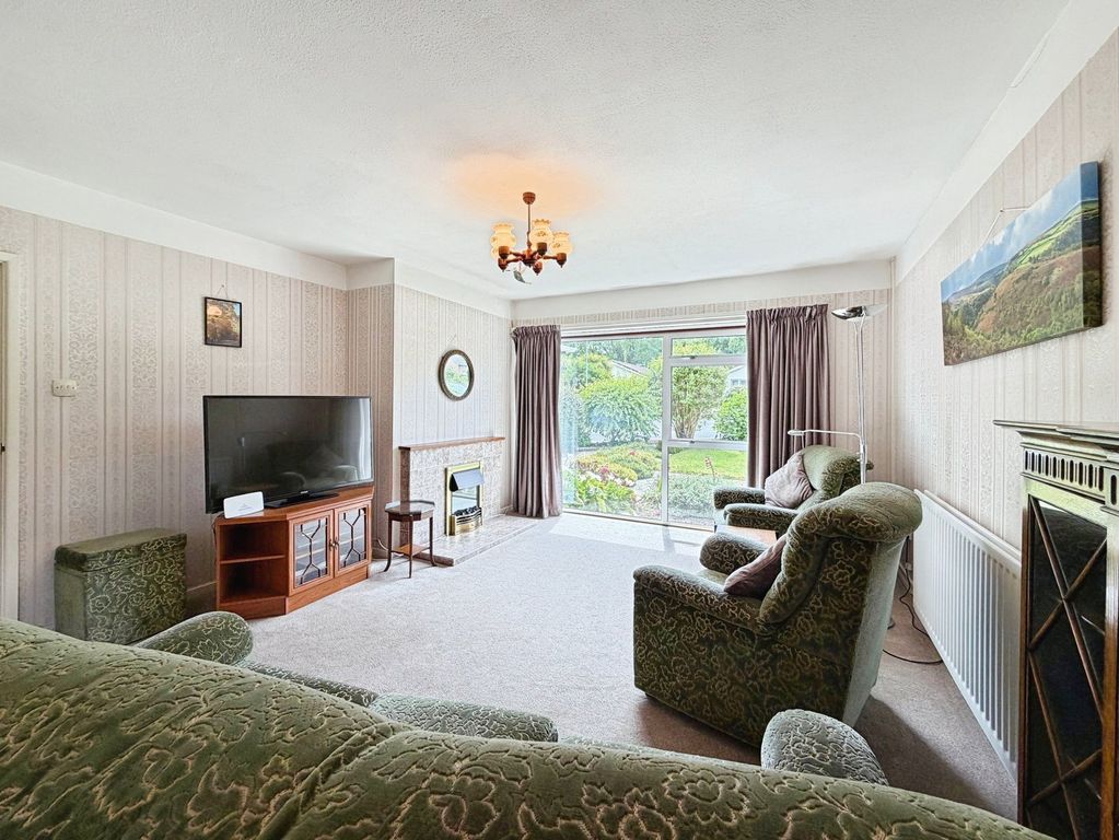 Property photo 2 of 27