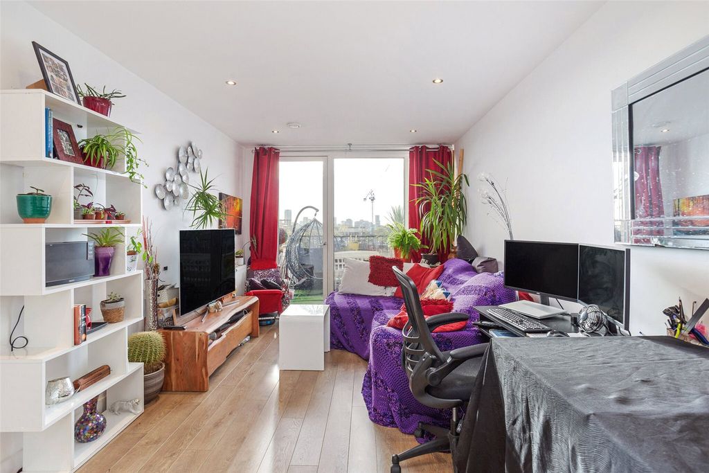 Property photo 2 of 18 Picture No. 05