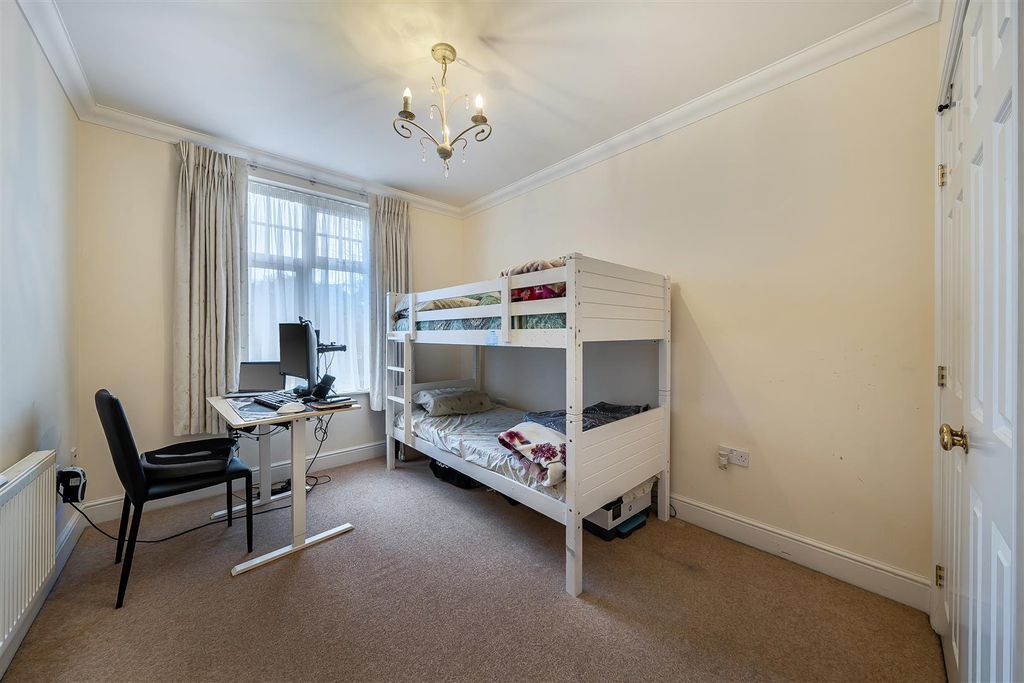 Additional image 7 of 2 bed flat for saleMarsh Road, Pinner HA5