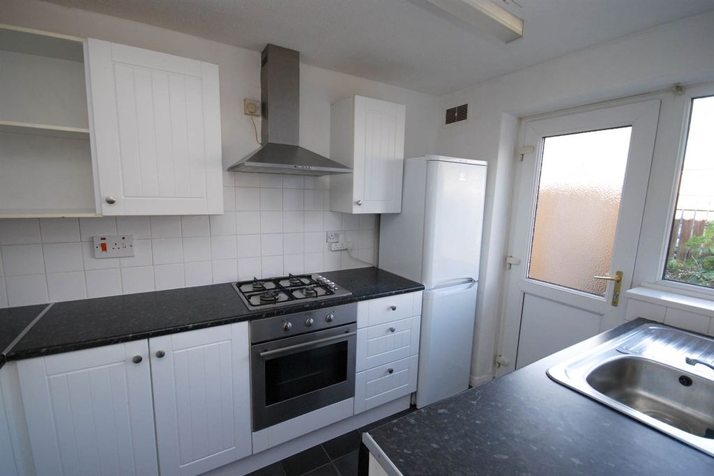 Property photo 2 of 14 Kitchen