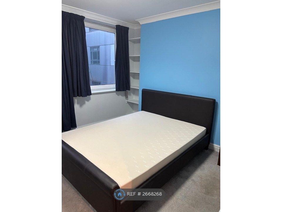 Property photo 3 of 12 Master Bedroom