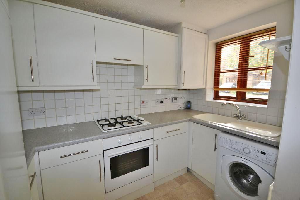 Property photo 3 of 17 Kitchen