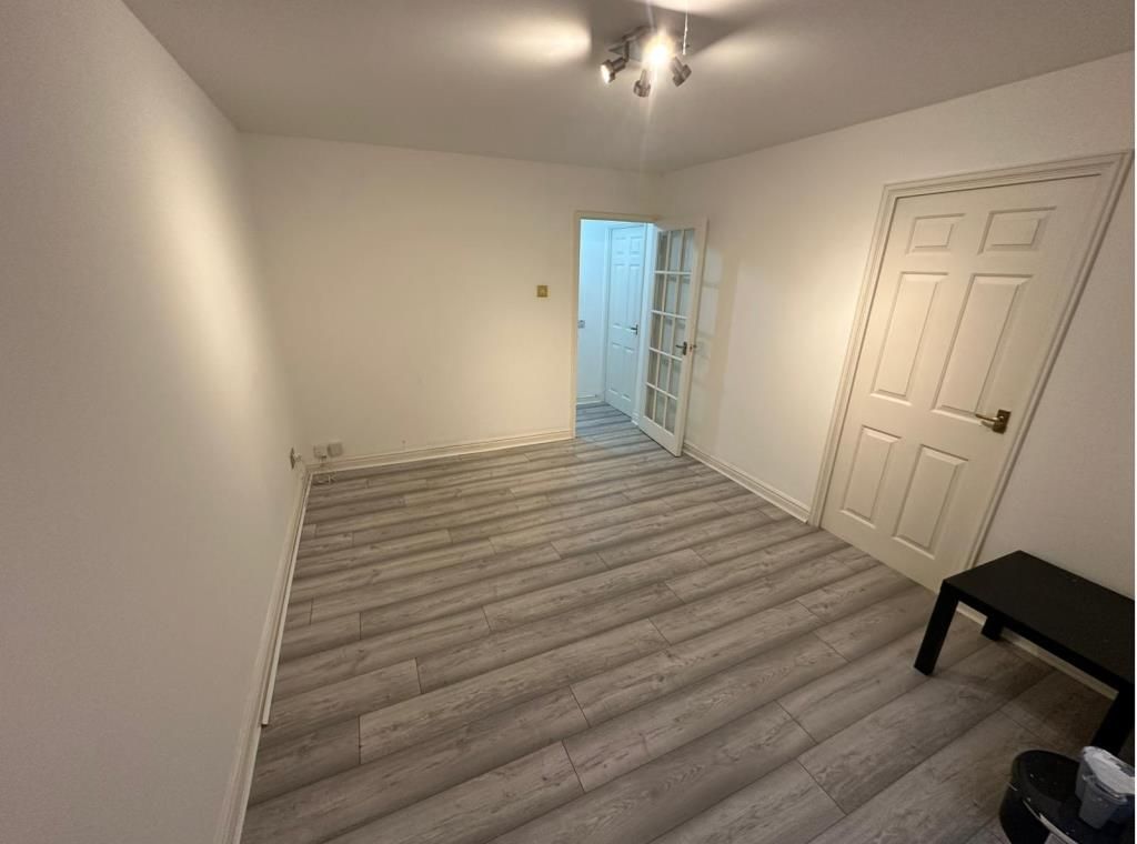 Property photo 2 of 8 Reception