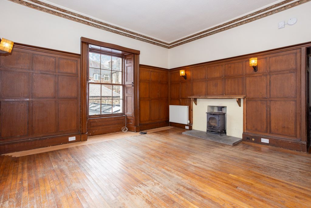 Property photo 2 of 24 Living Room
