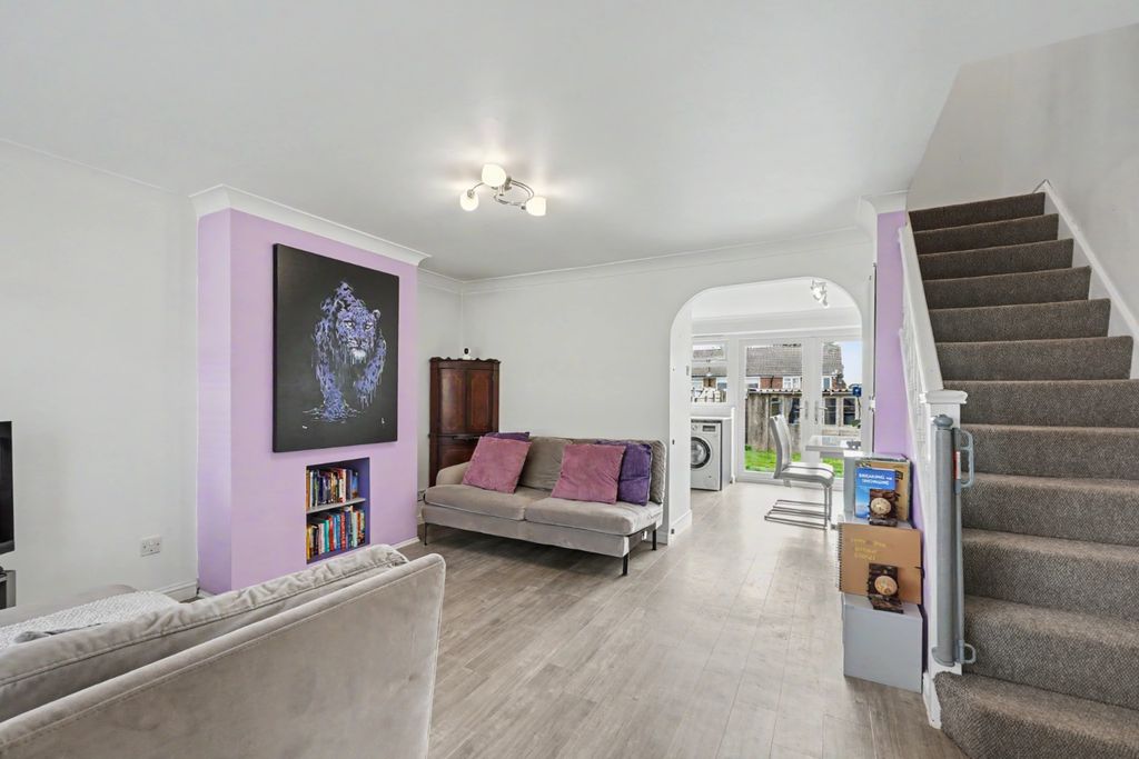 Property photo 2 of 13 4985067