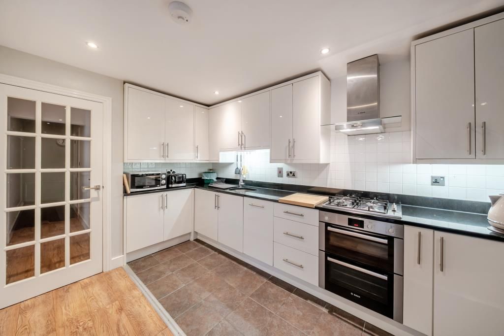 Property photo 3 of 16 Kitchen