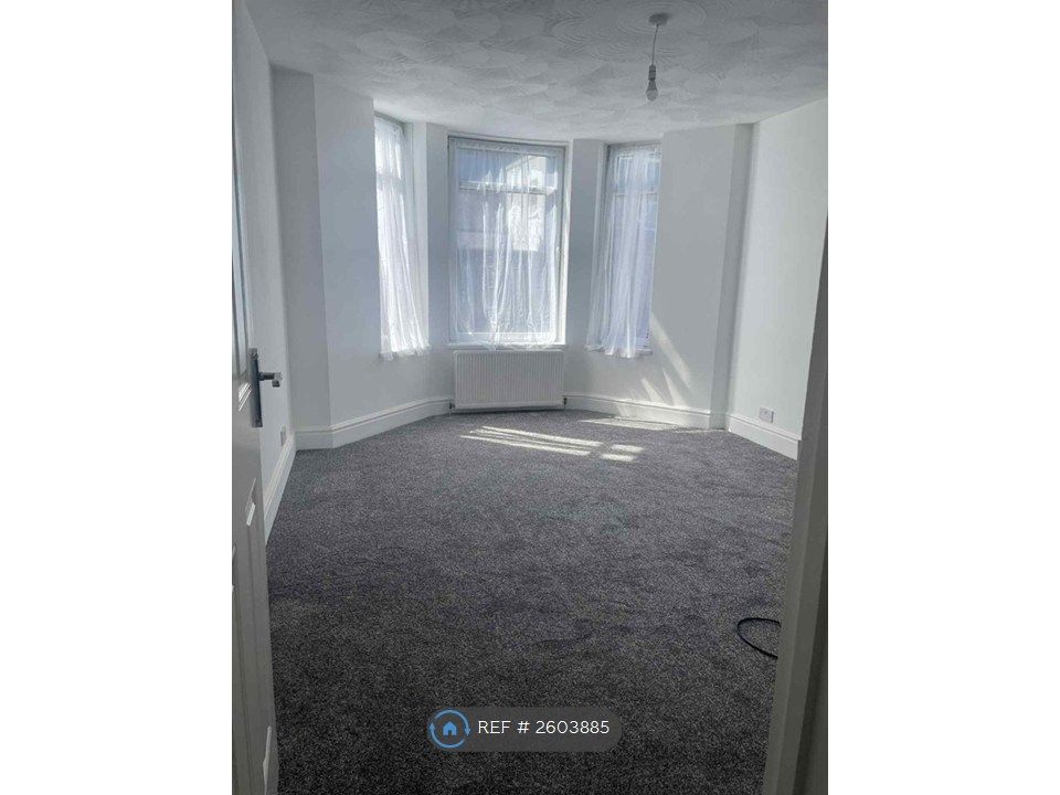Property photo 1 of 7 Lounge