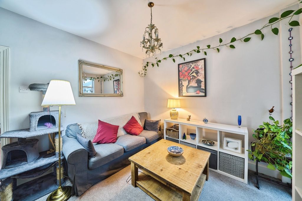 Property photo 3 of 17 Pbox-Img.Jpg