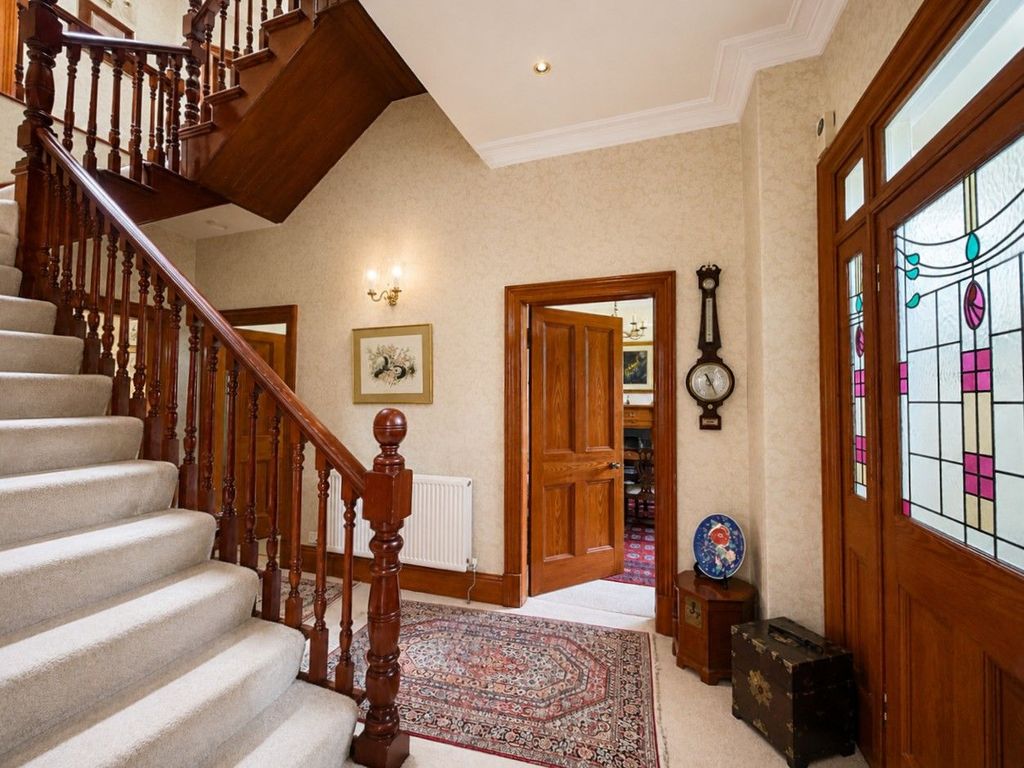 Property photo 3 of 46