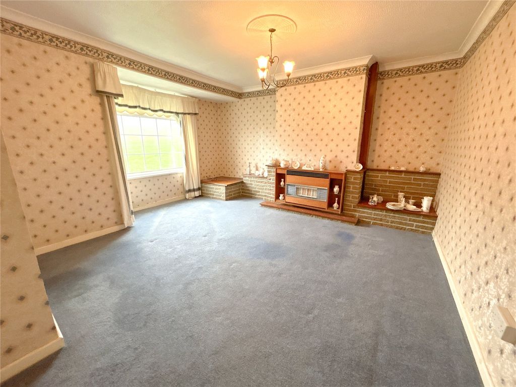 Property photo 3 of 16 Picture No. 32