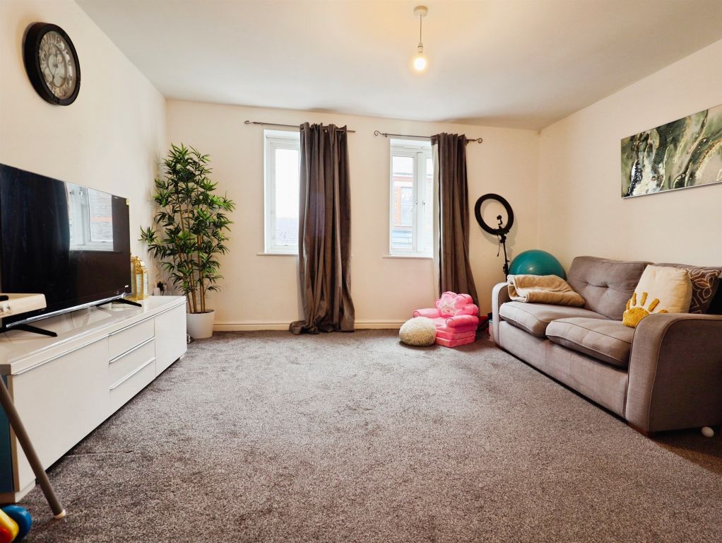 Property photo 3 of 18