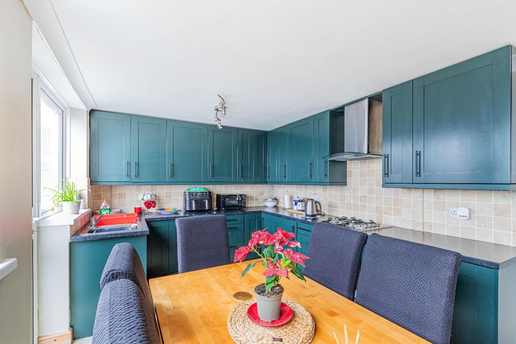 Property photo 1 of 27 Kitchen